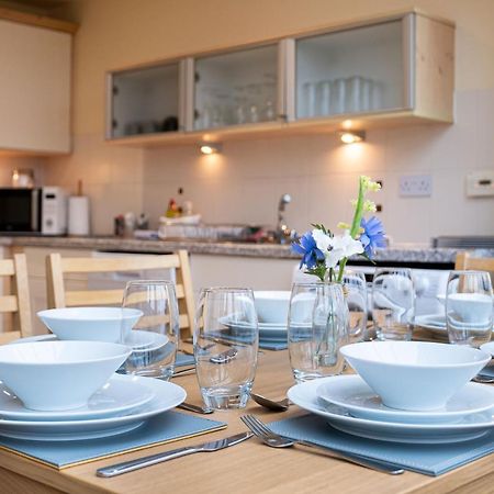 4 Bedroom Townhouse In スターリング エクステリア 写真