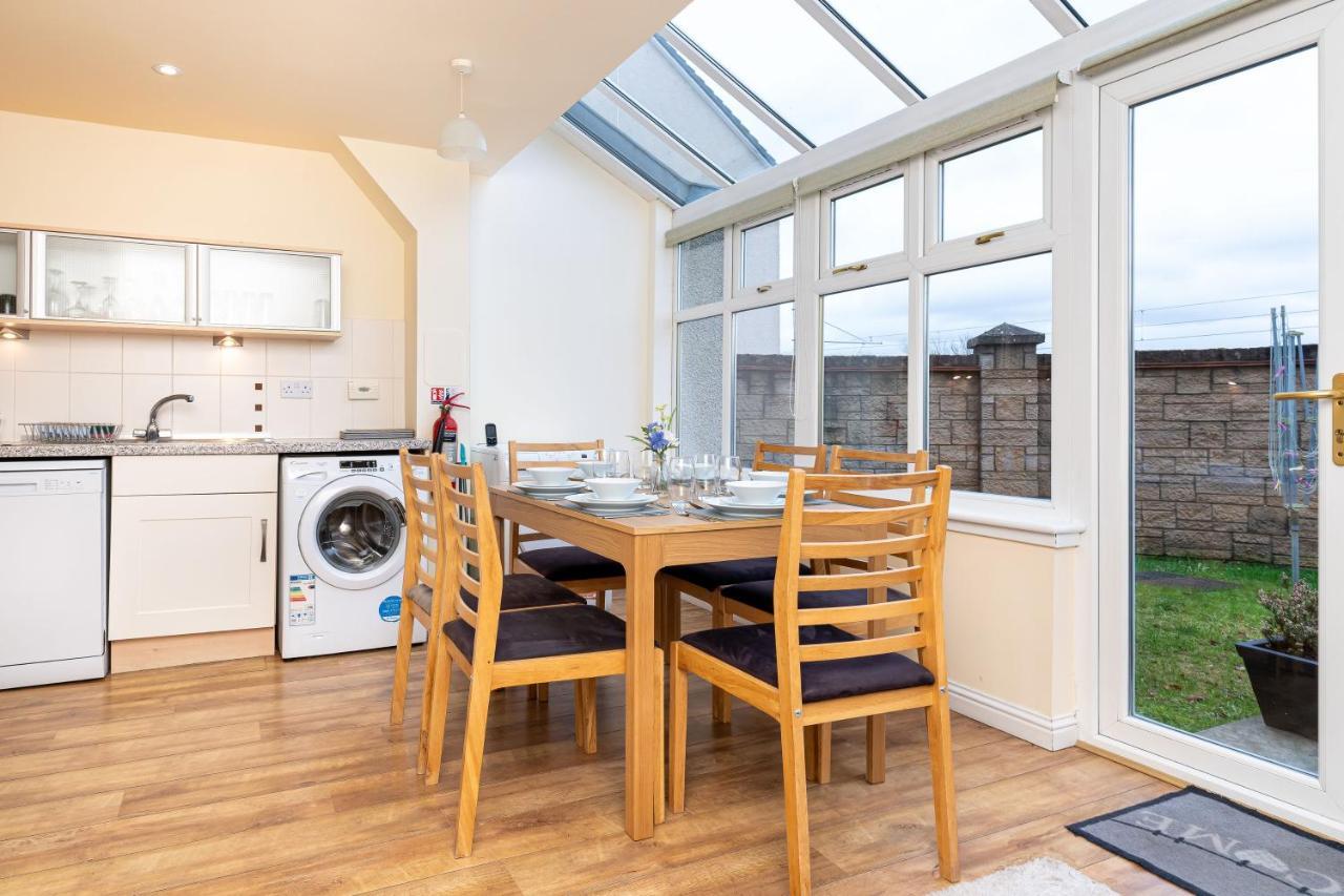 4 Bedroom Townhouse In スターリング エクステリア 写真