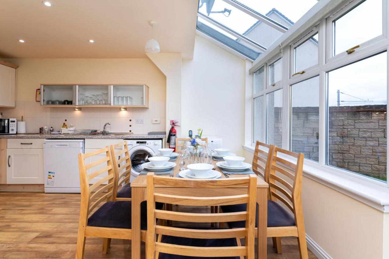 4 Bedroom Townhouse In スターリング エクステリア 写真