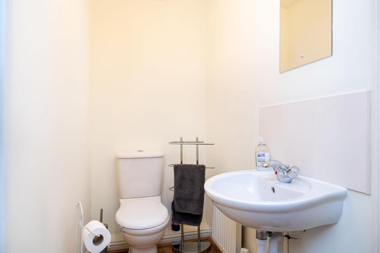 4 Bedroom Townhouse In スターリング エクステリア 写真