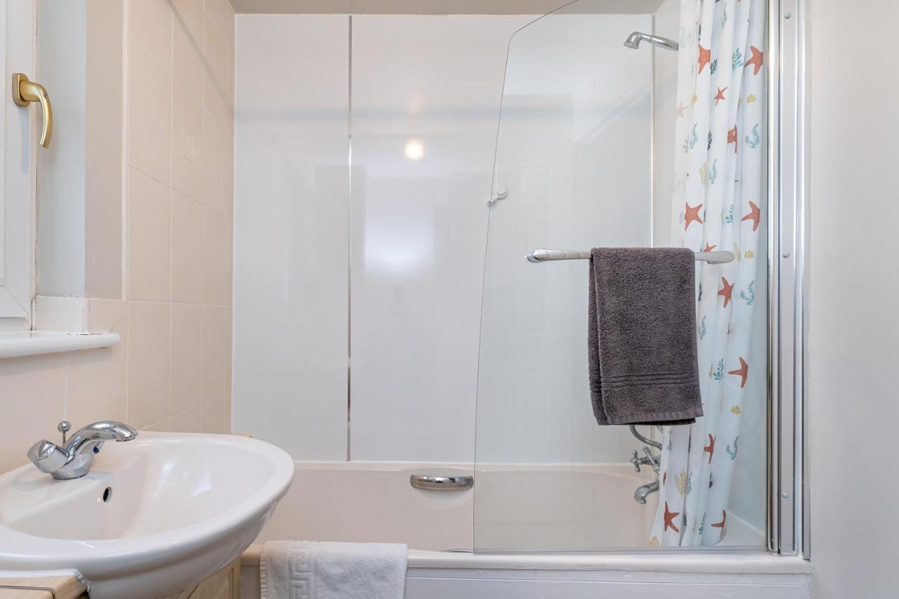 4 Bedroom Townhouse In スターリング エクステリア 写真