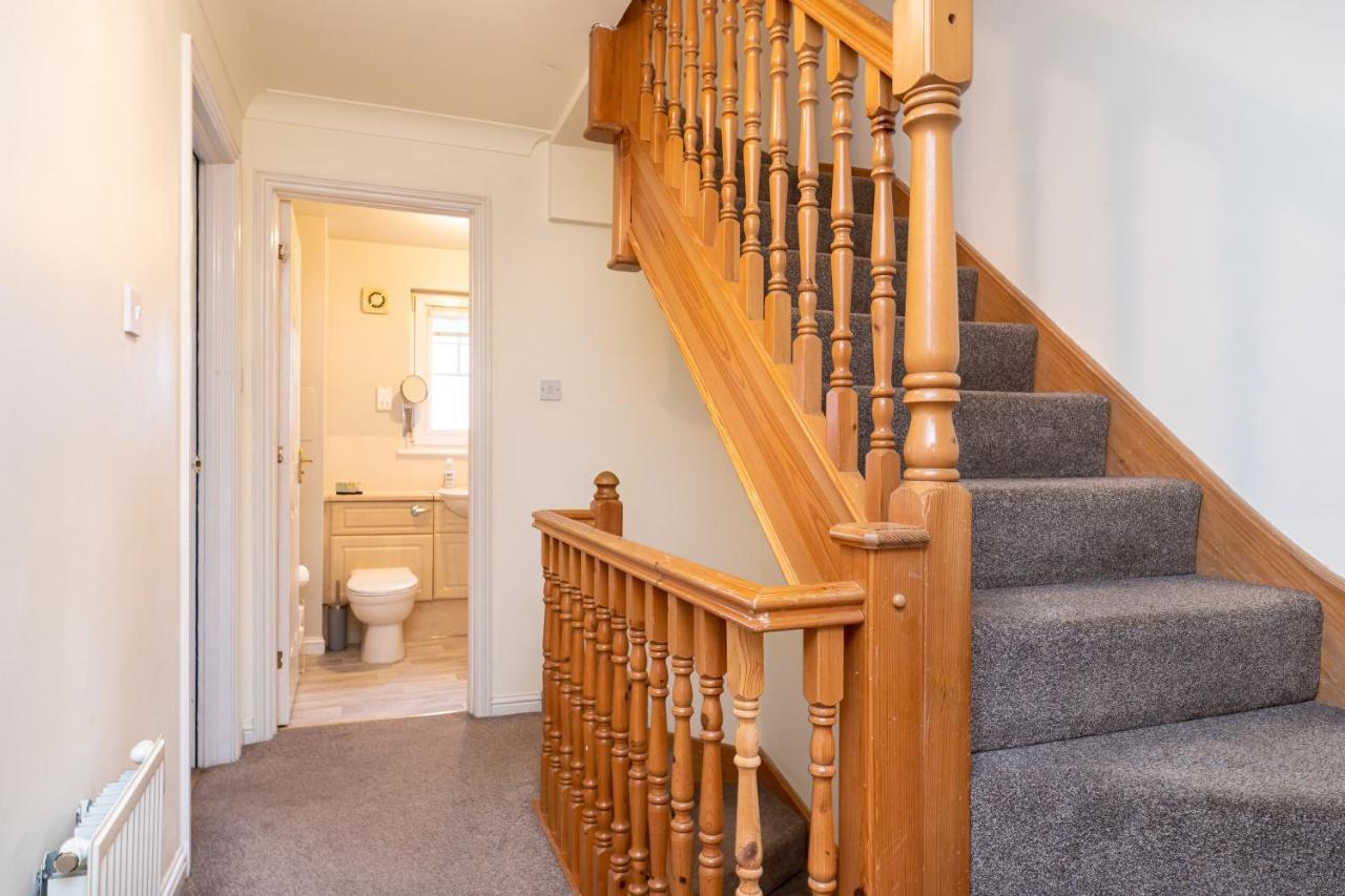 4 Bedroom Townhouse In スターリング エクステリア 写真