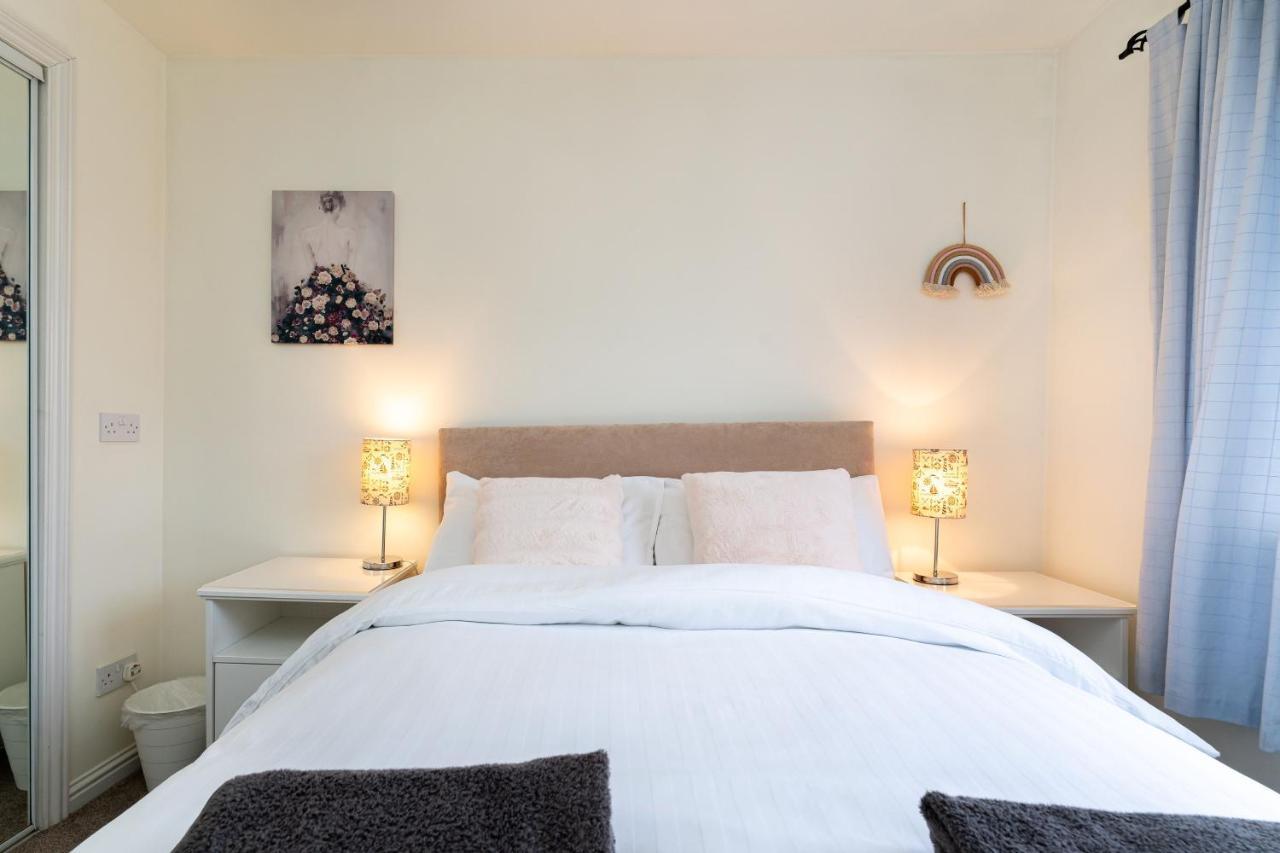 4 Bedroom Townhouse In スターリング エクステリア 写真