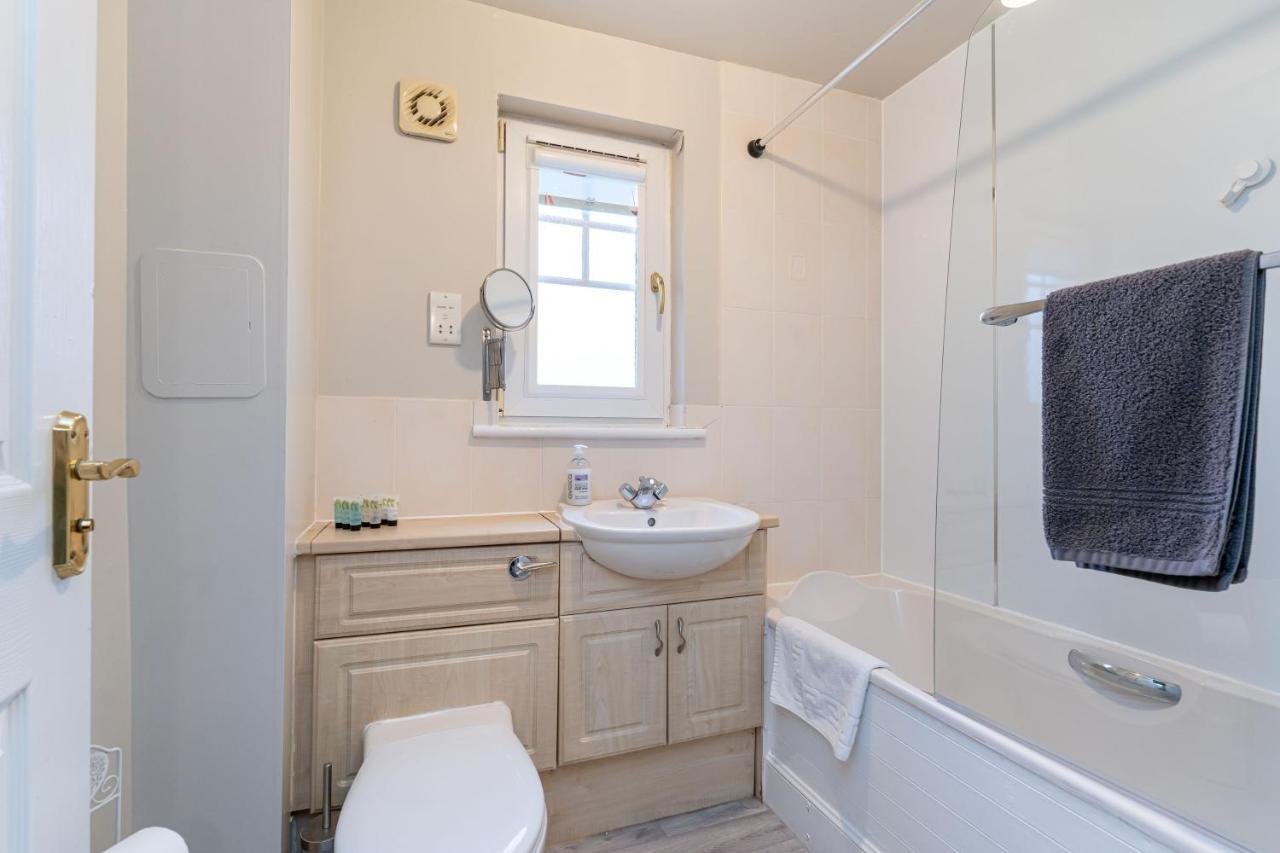 4 Bedroom Townhouse In スターリング エクステリア 写真